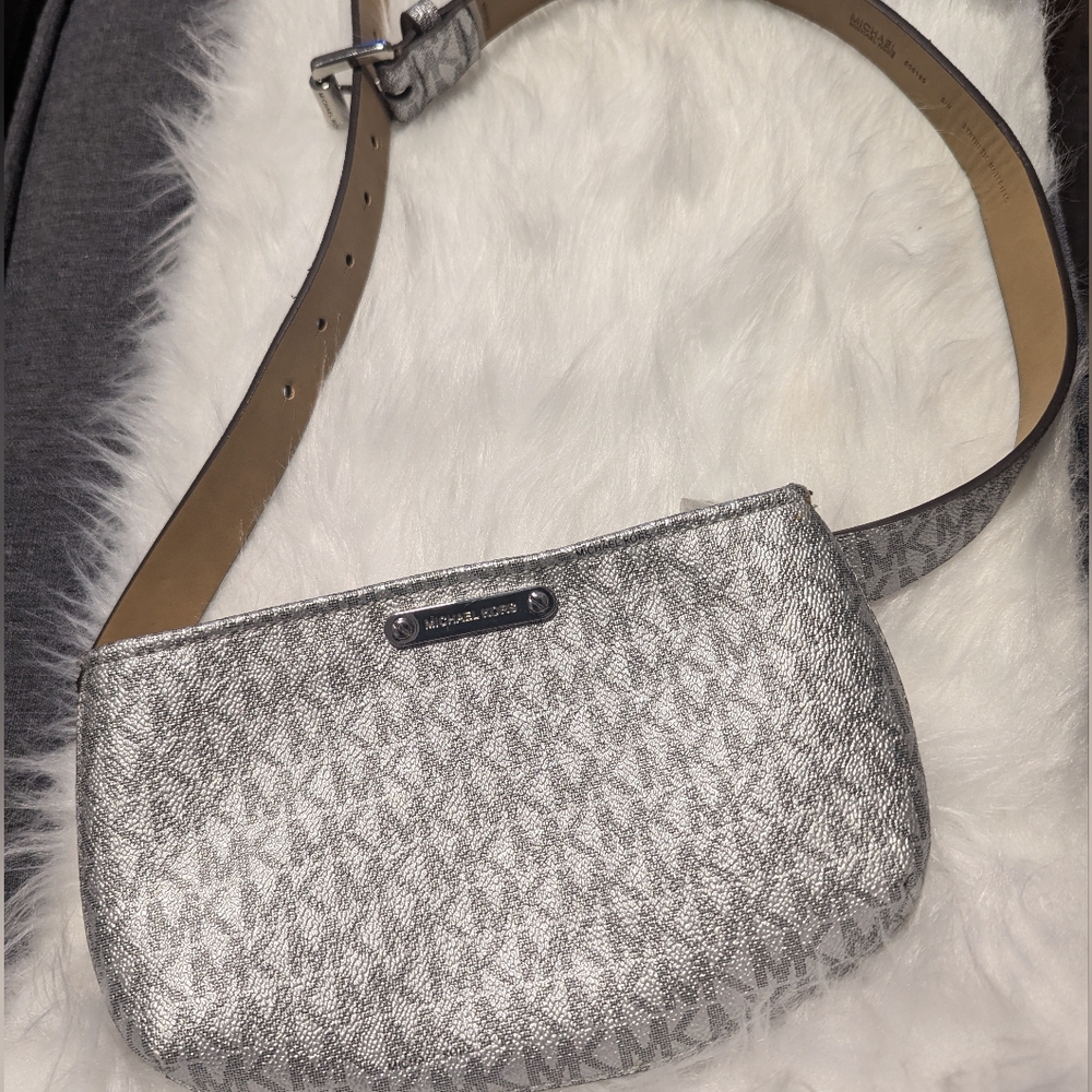 Michael Kors Silver Bag /Belt Fanny Pack - Picture 4 of 7